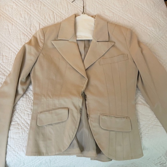Tan blazer - Picture 1 of 1
